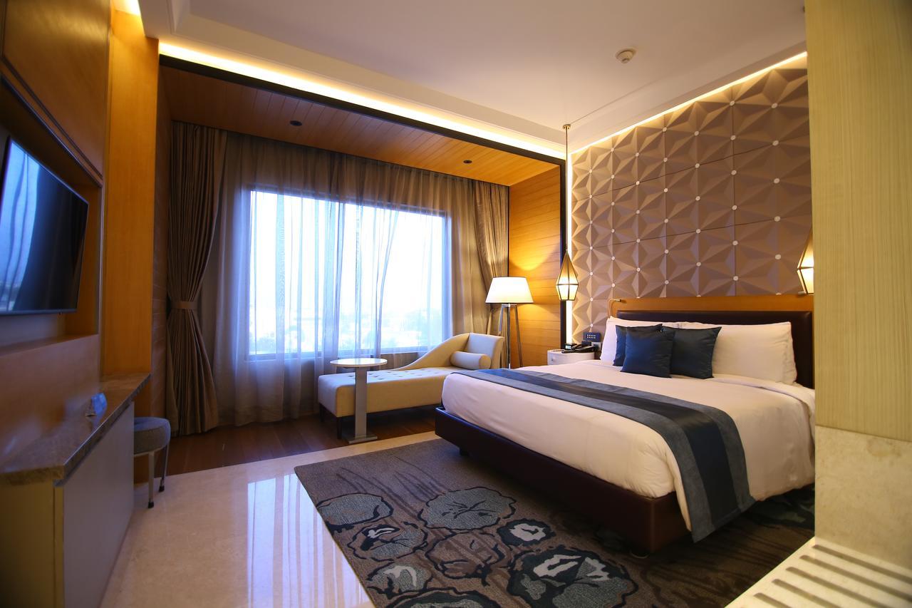 Radisson Blu Coimbatore Buitenkant foto Deluxe Room