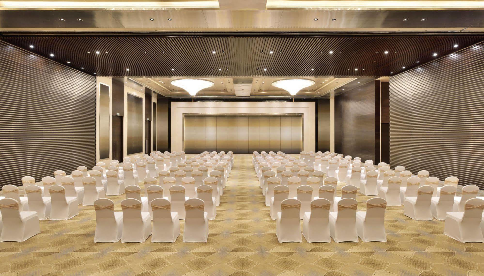 Radisson Blu Coimbatore Buitenkant foto The Grand Ballroom