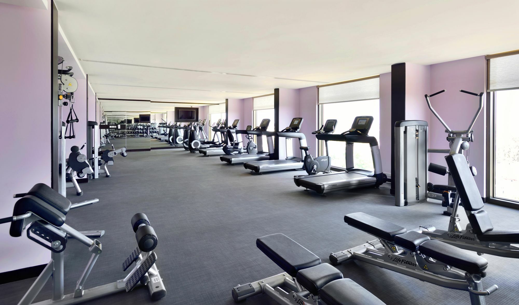 Radisson Blu Coimbatore Buitenkant foto The gym at the hotel